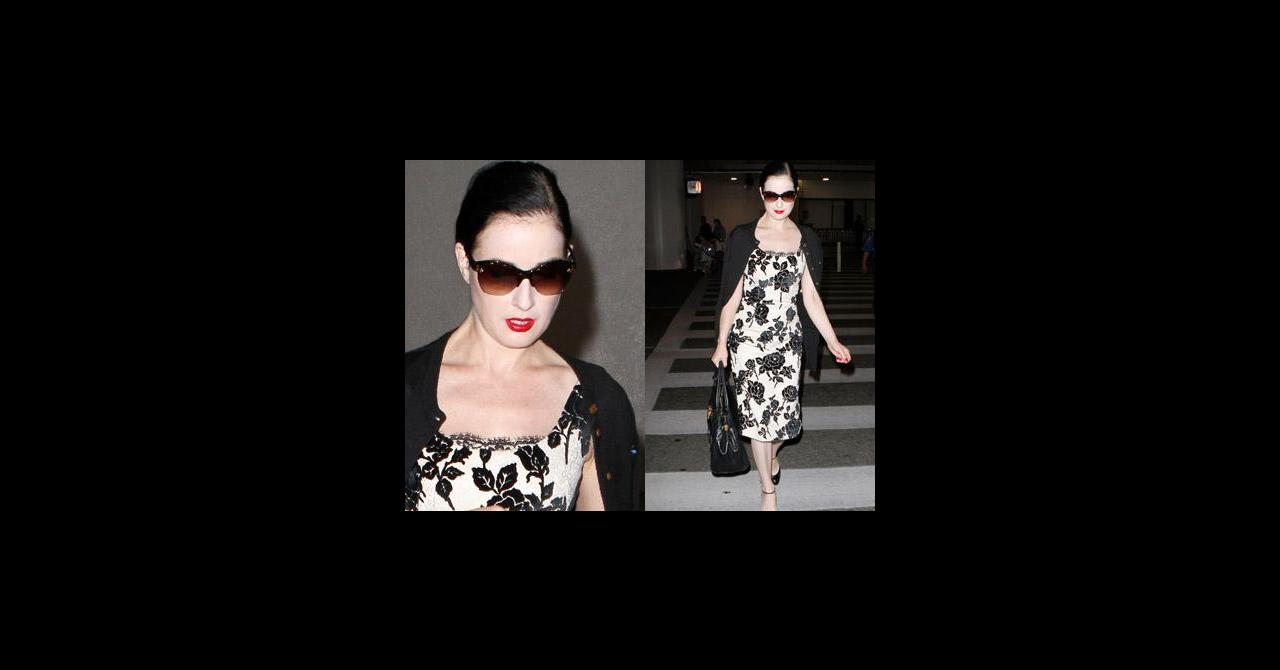 Photos Dita Von Teese Toujours Aussi Chic Et L Gante L A Roport De Los Angeles