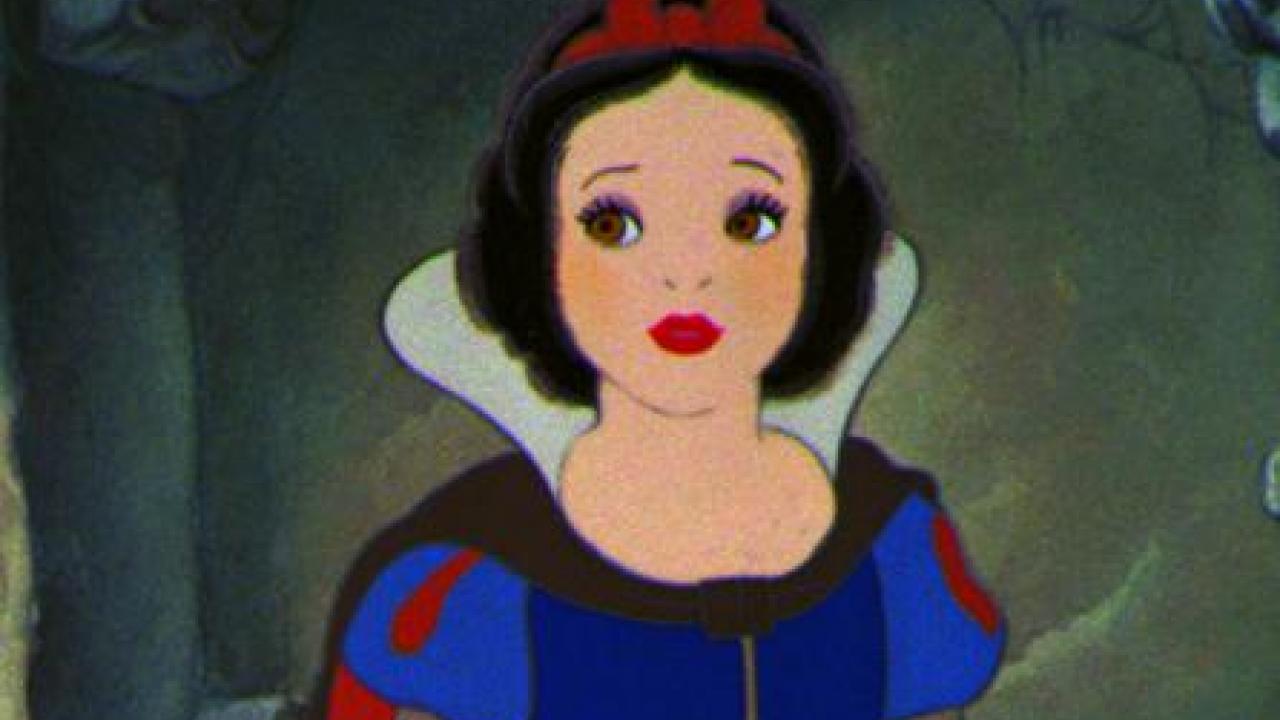 Blanche Neige Voit La Vie En Bleu Premiere Fr