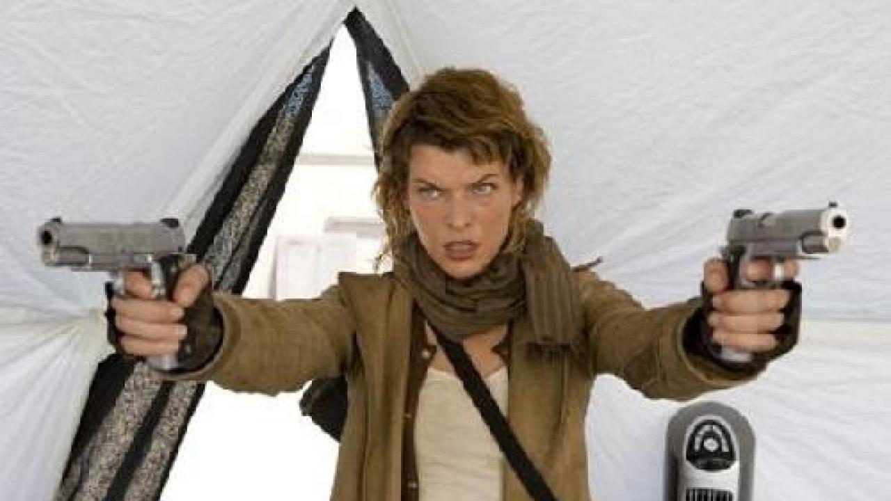 Resident Evil Extinction: Milla Jovovich  Resident evil, Film horreur,  Femmes guerrières