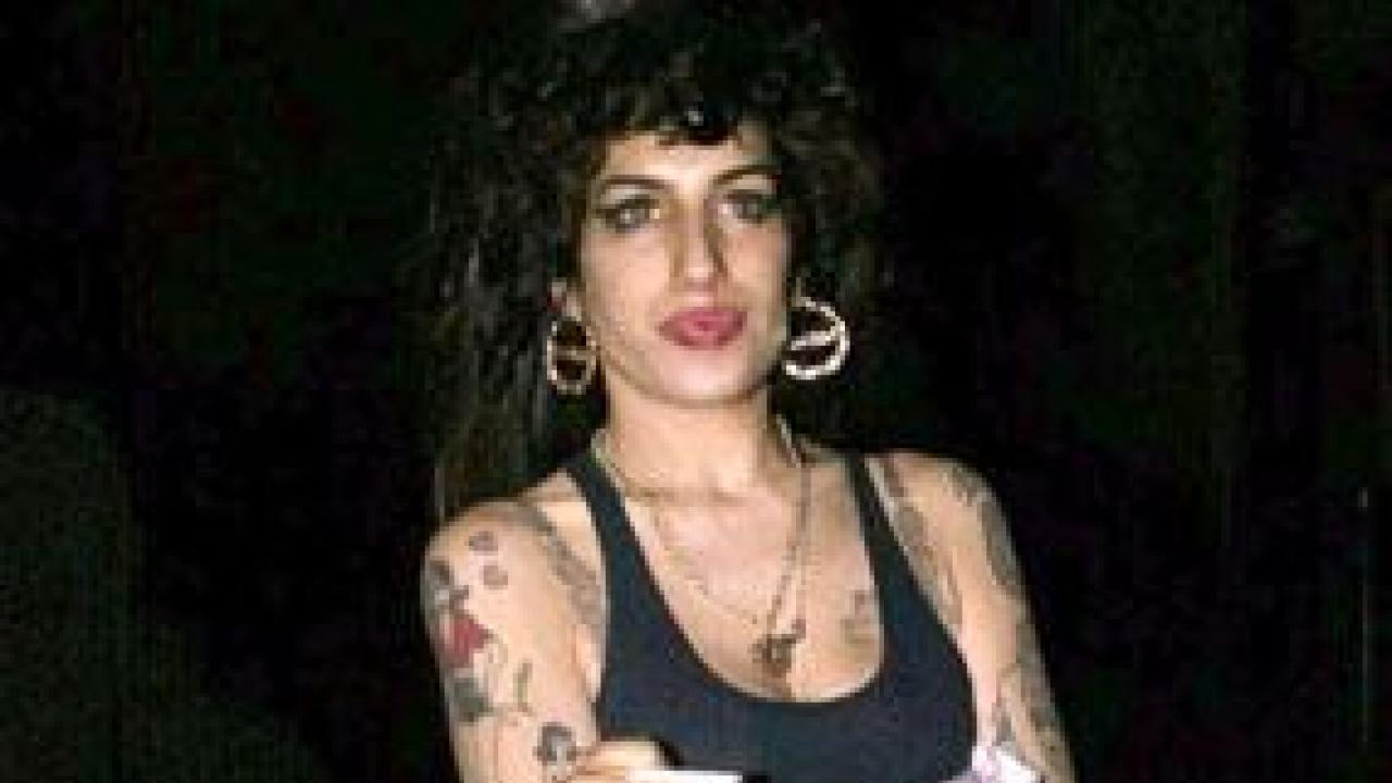 Video Amy Winehouse Danse Nue Sur Son Balcon Premiere Fr