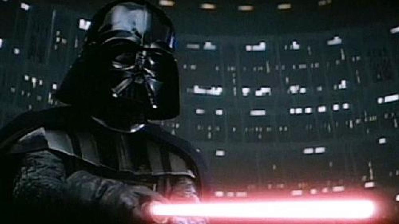 Star Wars 7 : le nouveau sabre laser se dévoile