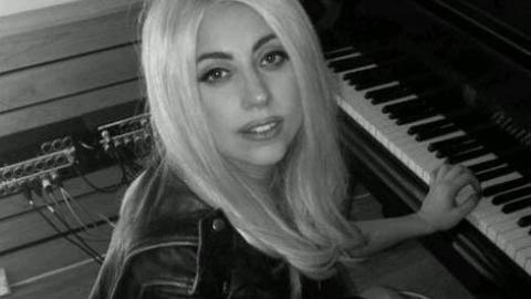 PHOTOS - Lady Gaga : En Attendant Son Grand Retour En France, Elle ...