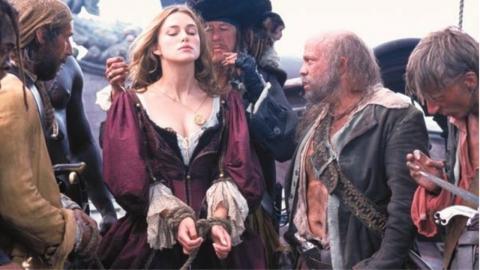 Keira Knightley dans Pirates des Caraïbes: La Malédiction du Black Pearl (2003)