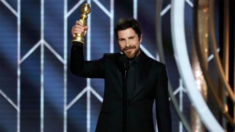 Les plus belles photos des Golden Globes 2019 : Christian Bale (meilleur acteur dans une comédie pour Vice)